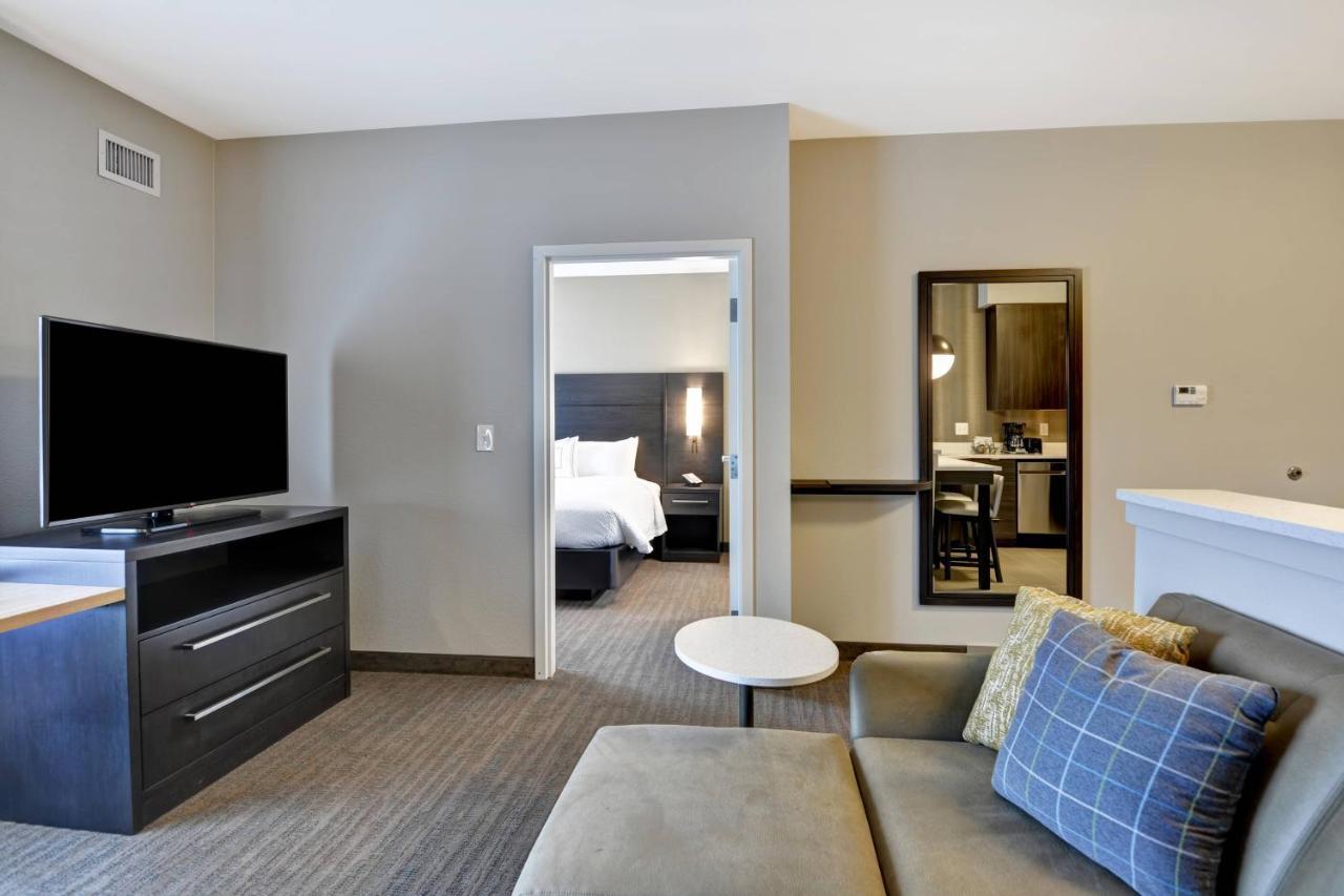 Hotel By Marriott Cleveland Airport/middleburg Heights