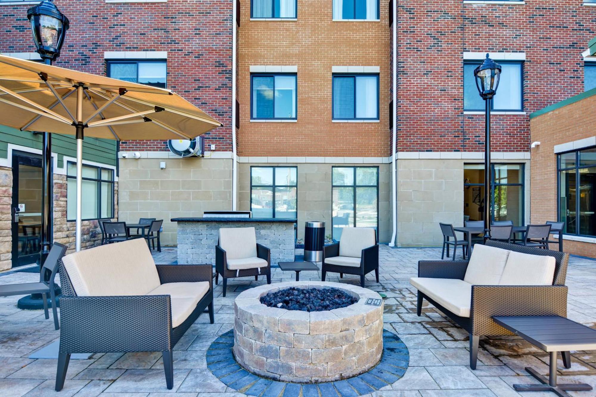 By Marriott Cleveland Airport/middleburg Heights 3* Middleburg Heights