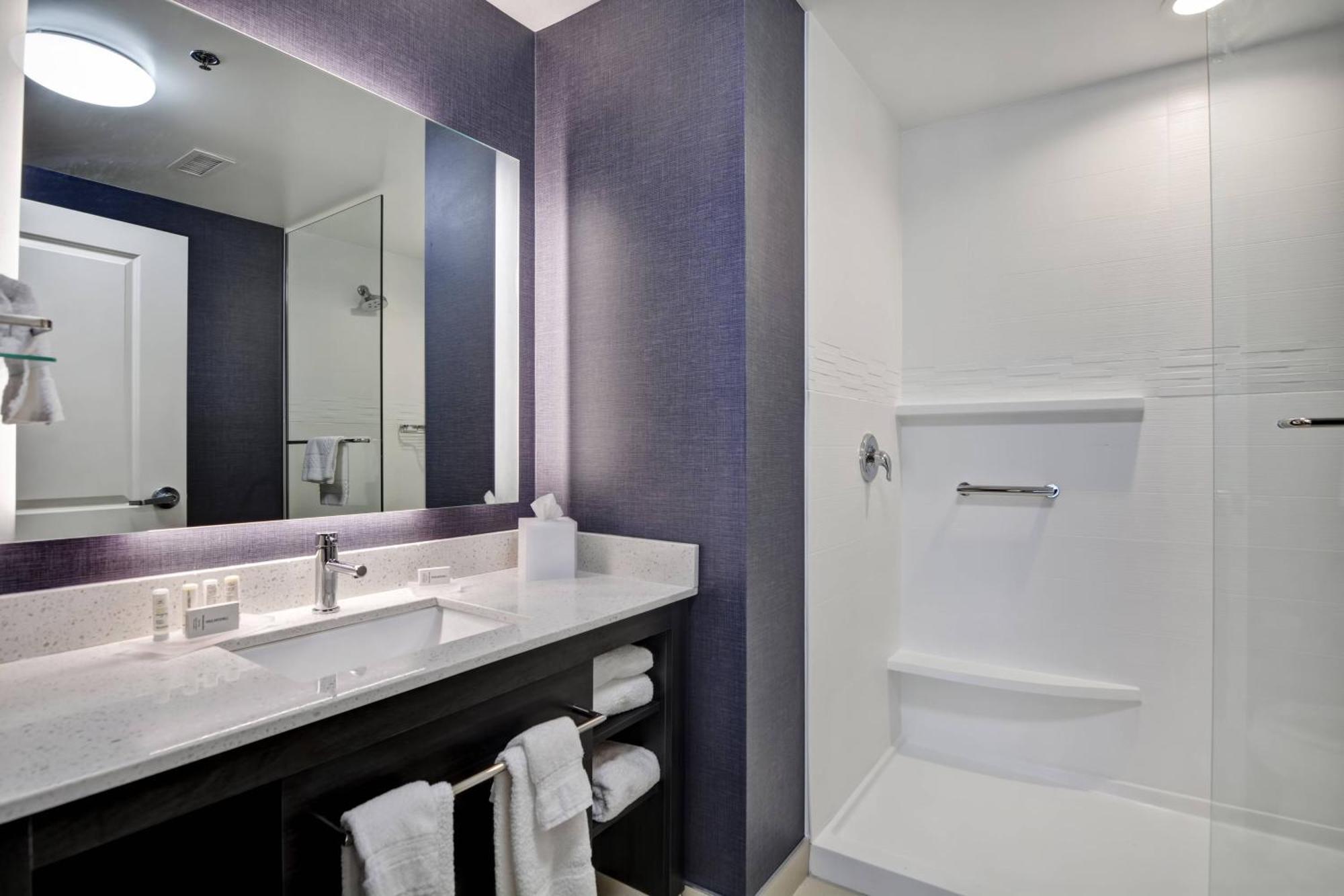 By Marriott Cleveland Airport/middleburg Heights 3*