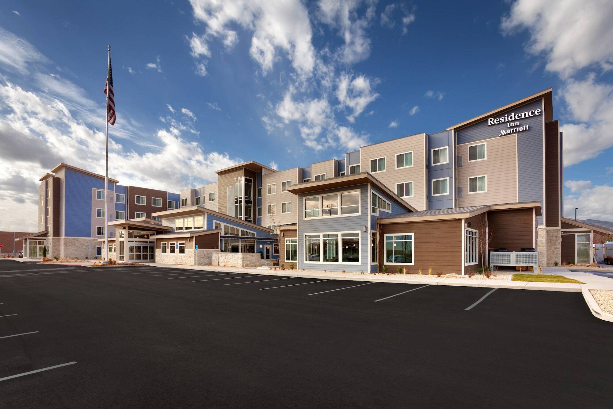 Hotel By Marriott Cleveland Airport/middleburg Heights